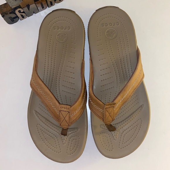 🆕🐊CROCS Women’s Leather/Croslite Flip Flop Sandals - Picture 1 of 8
